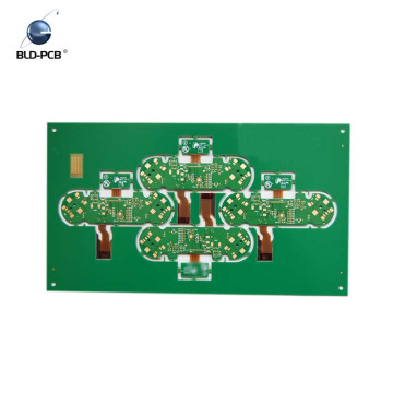 Monte la placa de circuitos impresos / PCB del banco de potencia con la carcasa